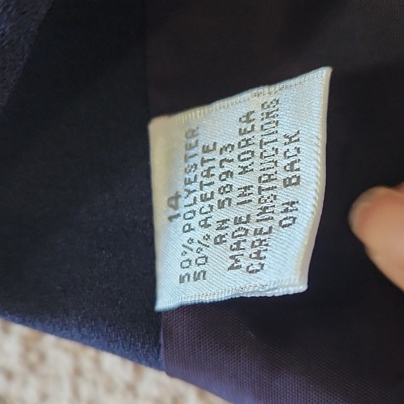 Gorgeous Navy Blue Fully Lined Classic Business Skirt, size 14 - Picture 9 of 11